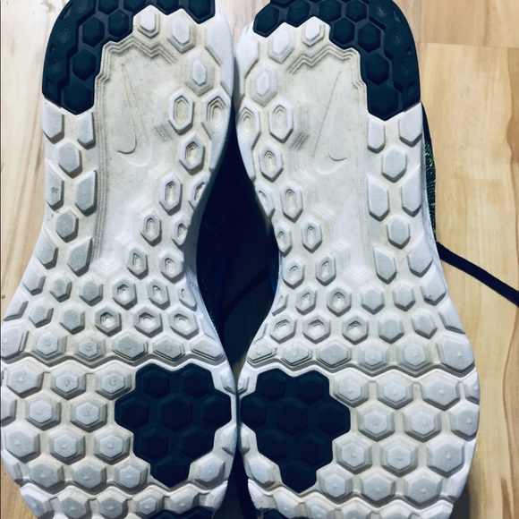 🎈👟Nike FS Lite Run 3 Men’s Athletic Sneakers👟🎈 - Picture 9 of 10